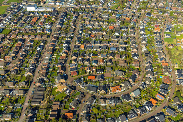 Rees240312674 | Luftbild, halbrundes Wohngebiet und Wohnsiedlung Queckvoor, Rees, Niederrhein, Nordrhein-Westfalen, Deutschland