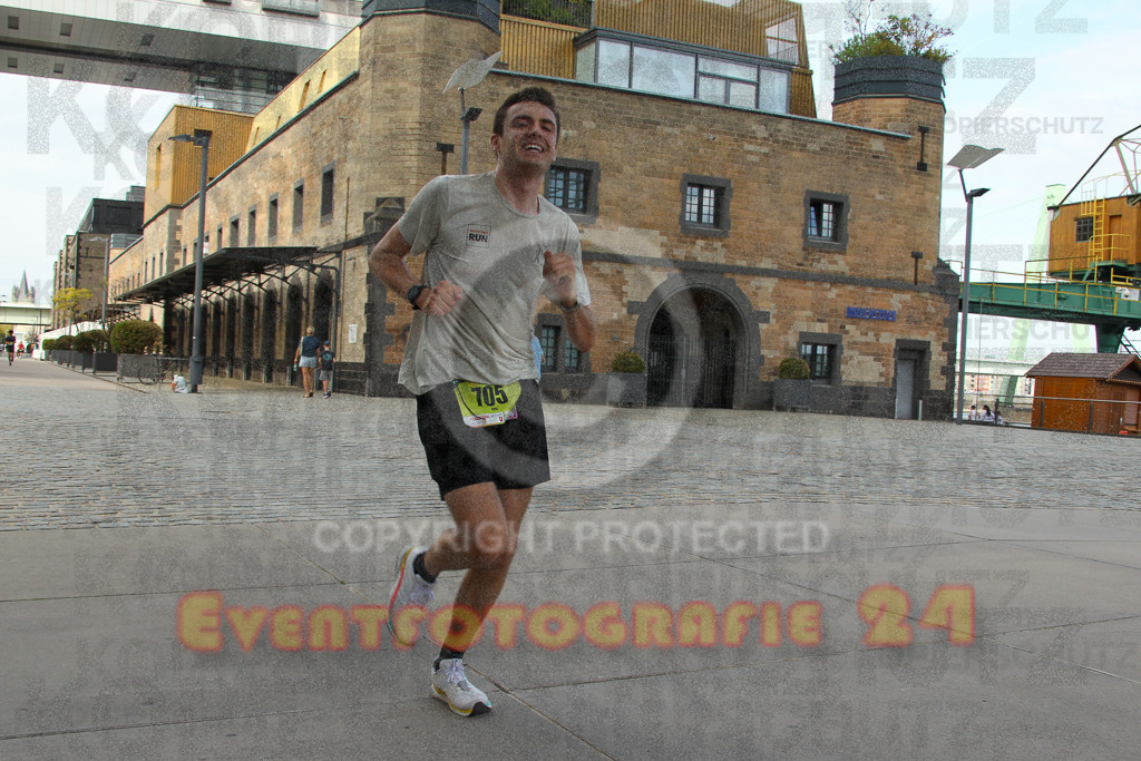 250920_1513_EV4_8261 | Sportfotografie im Rhein-Sieg Kreis, Köln, Bonn, NRW, Rheinland Pfalz, Hessen, etc. Unser Tätigkeitsfeld umfasst den Laufsport vom Volkslauf über den Marathon, Duathlon, Triathon bis zum Ultralauf wie Kölnpfad Ultra oder Schindertrail.