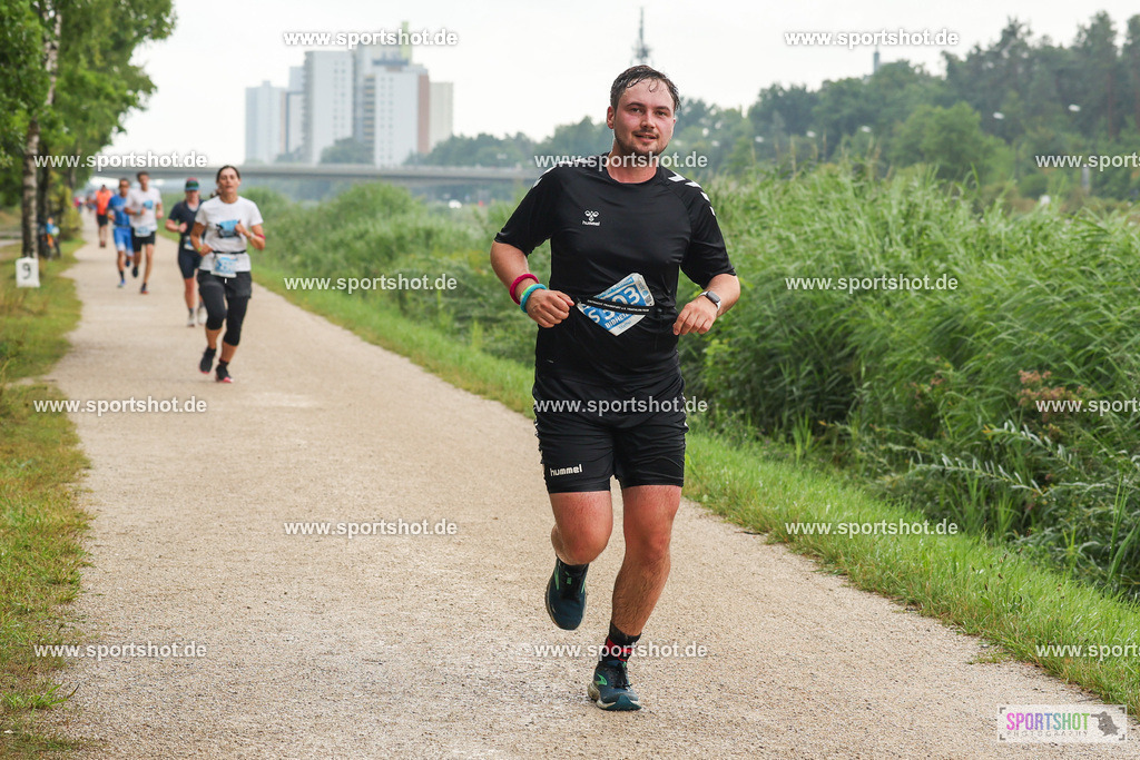 LUR_1802 | 34. M-net Erlanger Triathlon 2025 #erlangertriathlon  #mnettriathlon2025 #mnettriathlon #team #olympischedistanz #mitteldistanz #triathlon #maindonaukanal  #erlangertriathlon2025 #yourpictrs #tv1848 #tv1848erlangen  #triathlonbayern #sportinerlangen #demsportverbunden #sportshot_your_pictrs Copyright: www.sportshot.de