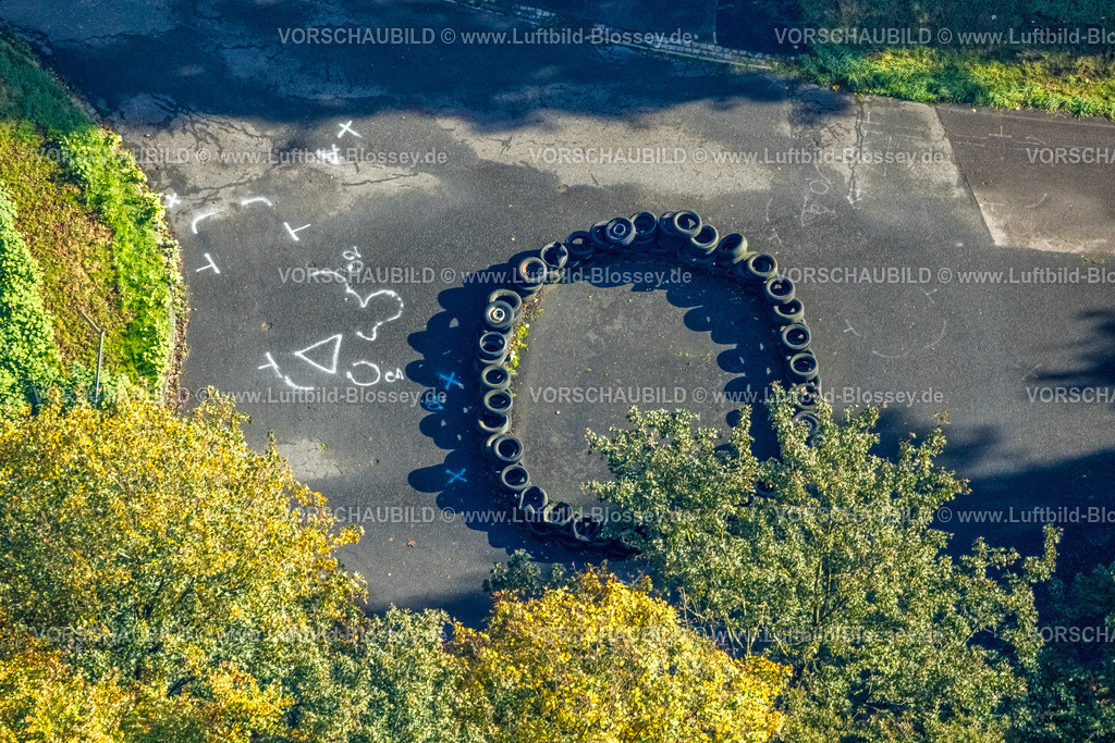 Selm241011292Bork | Luftbild, Fahrstrecke mit Autoreifen Sicherheitsbarriere, Alstedde, Lünen, Münsterland, Nordrhein-Westfalen, Deutschland