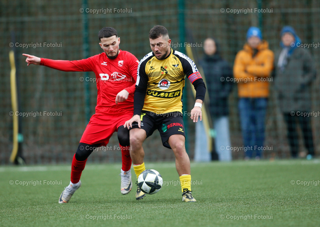 A_LUI_15032025_02 | SPORT FUSSBALL LL.OST E ASKOE OEDT 1B -GUNSKIRCHEN 15.03.IM BILD :ALBI MUHAREMI  (OEDT1B) UND DIBRAN RRAHMANI (GUNSKIRCHEN)FOTO:OEDT