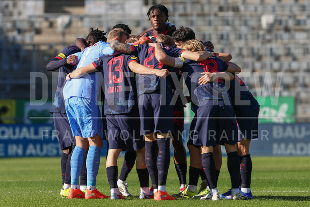 Grazer AK 1902 vs FC Red Bull Salzburg – Austrian Bundesliga | Graz, Austria, 15.Feb.26 - SOCCER - ADMIRAL Bundesliga, Grazer AK 1902 vs FC Red Bull Salzburg. The image shows the team of FC Red Bull Salzburg.