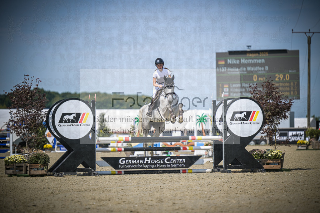 DOS_3340 | Entdecke hochwertige Reitturnierfotos von Foto Oger. Professionell, emotional und authentisch – jetzt Lieblingsmomente im Shop bestellen.Deutschlandweite Turnierfotografie. - Realisiert mit Pictrs.com