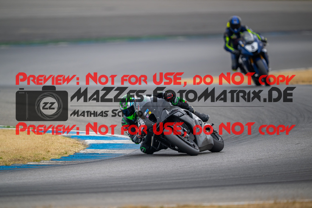 MaZZes-Fotomatrix-20260809-580347 | R1