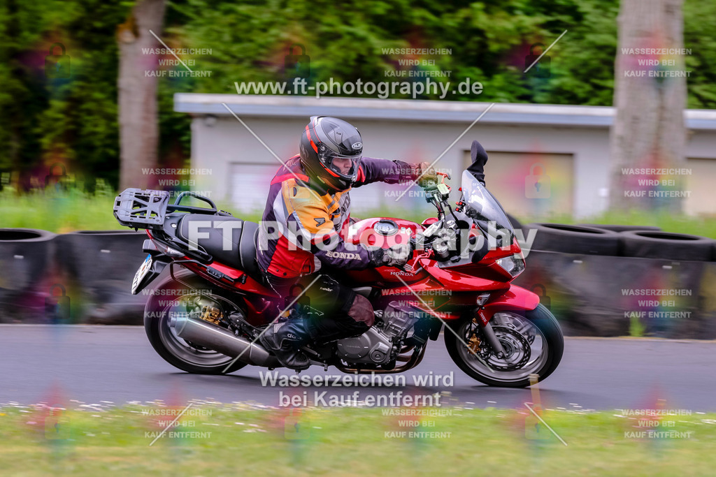 MotoTeamVBK-20648 | Hier findet Ihr Bilder von Touristenfahrten auf der Nürburgring Nordschleife oder von anderen Veranstaltungen die ich besucht habe. Viel Spass beim Durch Schauen 
