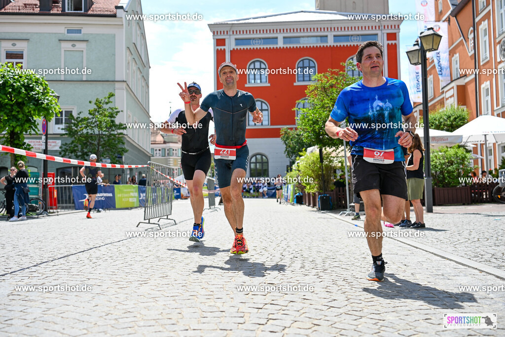 SZI_6880 | Stadttriathlon Erding 2025. #yourpictrs #sportshot_your_pictrs @Sportshotphotography #stadttriathlonerding Copyright: www.sportshot.de