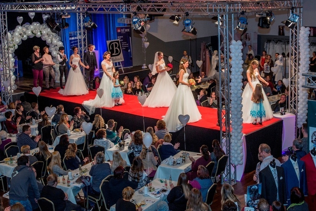 top-top.de Hochzeiten047 | Foto, Video, Fotografie, Videografie, Fotobox, DJ, Discjockey, Musik, Musikbox, Veranstaltung, Photobooth, Amazon, Ebay, Buchtipp, Bestseller, Autor, Verlag, Buch, Wesel, Hamminkeln, NRW, Dinslaken, Rees, Drohne, Hochzeit, Party, Fotobox, Wesel, Fotograf