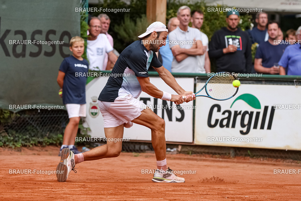 HTC Blau-Weiß Krefeld - LTTC Rot-Weiß Berlin  | Krefeld, Deutschland 21.07.2023, Stefano Travaglia (HTC Blau-Weiß Krefeld) gegen Timo Stadder (LTTC Rot-Weiss Berlin) ,

bei der 2. Tennis Bundesliga Nord Begegnung zwischen HTC Blau-Weiß Krefeld und LTTC Rot-Weiß Berlin am 21.07.2023 in Krefeld.

(Foto: BRAUER-Fotoagentur)
 
