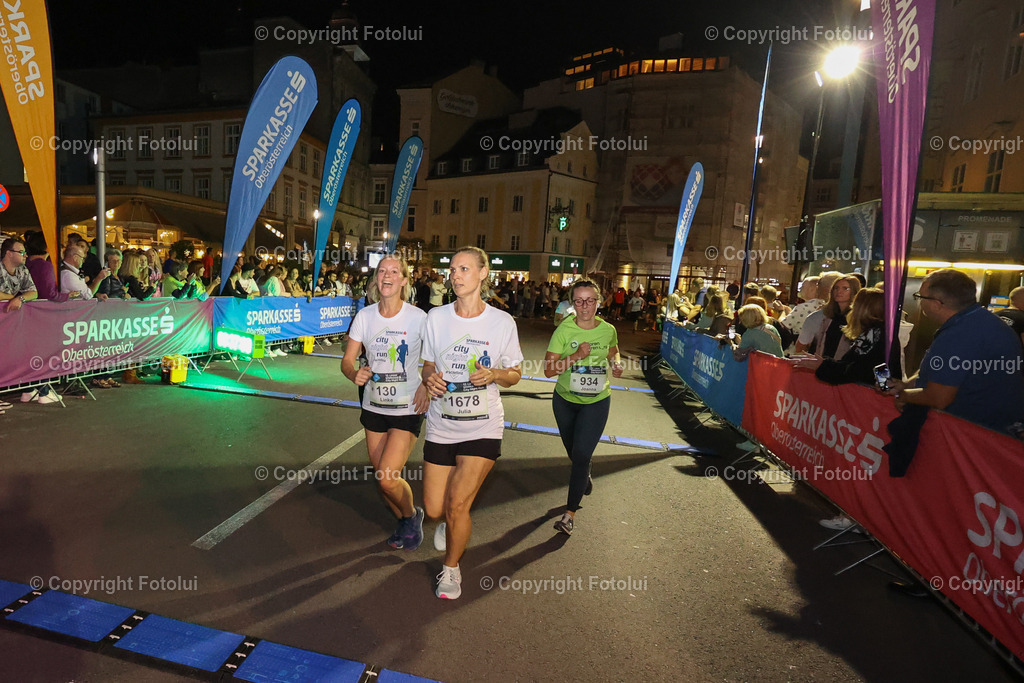 20230928bmmac22-17 | Linz, AUSTRIA 26.Sept.23 - Night Run, Image shows 
Photo: Sportmediapics.com/ Manfred Binder
