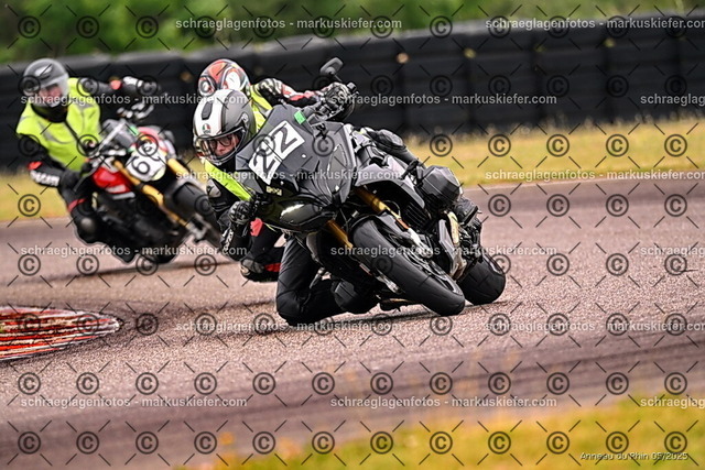 25bt02-0228 | markuskiefer.com - Realisiert mit Pictrs.com