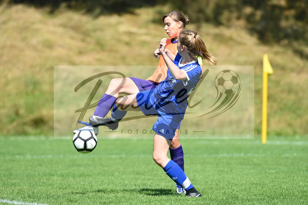 VFBGRE20200816_0013 | Fussball, Frauen:   bei dem Testspiel zwischen VfB Schinkel und TSG 07 Burg Gretesch IV auf der Sportanlage am Zuschlag am 16.08.2020 in Osnabrueck, Deutschland. - Realisiert mit Pictrs.com