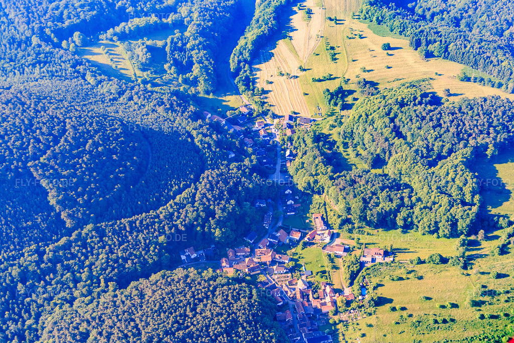 Luftbild: Ortsansicht von Norden im Ortsteil Blankenborn in Bad Bergzabern im Bundesland Rheinland-Pfalz in Deutschland. Foto: IMG_080068.jpg vom 05.06.2015 durch Werner Riehm/FLY-FOTO.de