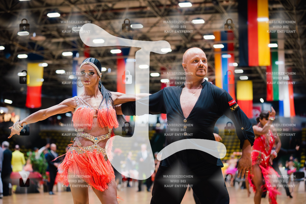 Hessen Tanzt WDSF Open Senior I Latin 1st (217) Mate Kovacs _ Andrea Zsila (Hungary)-2025-05-17-1979 | Webshop for digital downloads and prints of dance sport, event & show photographer Julian Link - Realisiert mit Pictrs.com