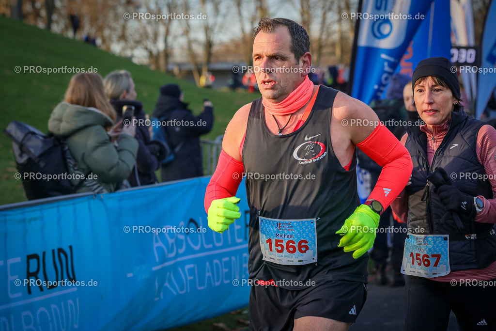 6. Bonner Nikolauslauf; Bonn, 14.12.2025 | Impressionen vom 6. Bonner Nikolauslauf am 14.12.2025 in Bonn (Nordrhein-Westfalen). 