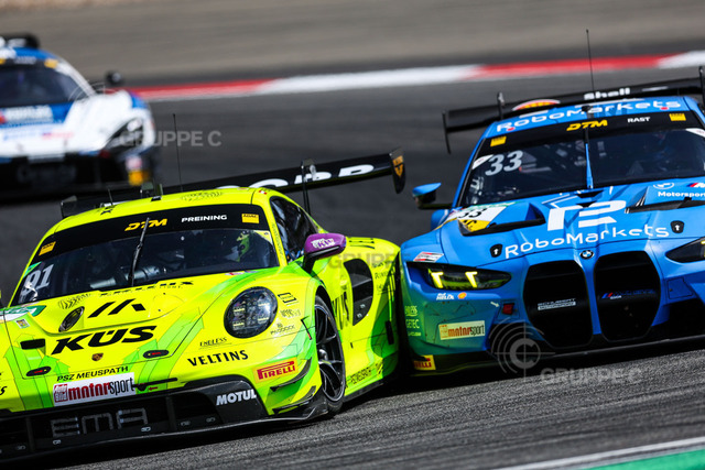 DTM525_080914081310150JS_JS | DTM, 9. + 10. Rennen Nürburgring 2025 - Foto: Gruppe C Photography; #91 Porsche 911 GT3 R (992), Manthey EMA: Thomas Preining; #33 BMW M4 GT3 Evo, Schubert Motorsport: René Rast - Realisiert mit Pictrs.com