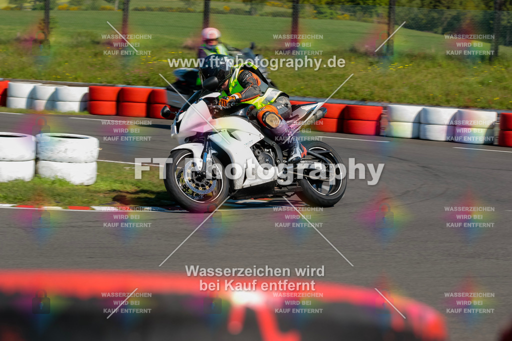 Moto-TeamOBK-21595 | Hier findet Ihr Bilder von Touristenfahrten auf der Nürburgring Nordschleife oder von anderen Veranstaltungen die ich besucht habe. Viel Spass beim Durch Schauen 