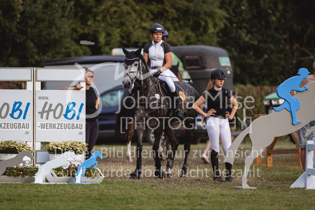 240719_LC_Mannschaft-720 | Deine schönsten Turniermomente als professionelle Fotos! Entdecke hochwertige Pferdesport-Fotografie im Online-Shop. Jetzt Fotos finden & bestellen!