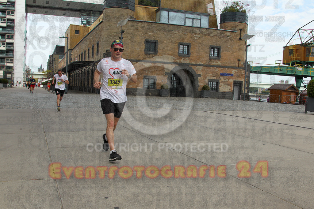 250920_1322_EV4_5315 | Sportfotografie im Rhein-Sieg Kreis, Köln, Bonn, NRW, Rheinland Pfalz, Hessen, etc. Unser Tätigkeitsfeld umfasst den Laufsport vom Volkslauf über den Marathon, Duathlon, Triathon bis zum Ultralauf wie Kölnpfad Ultra oder Schindertrail.