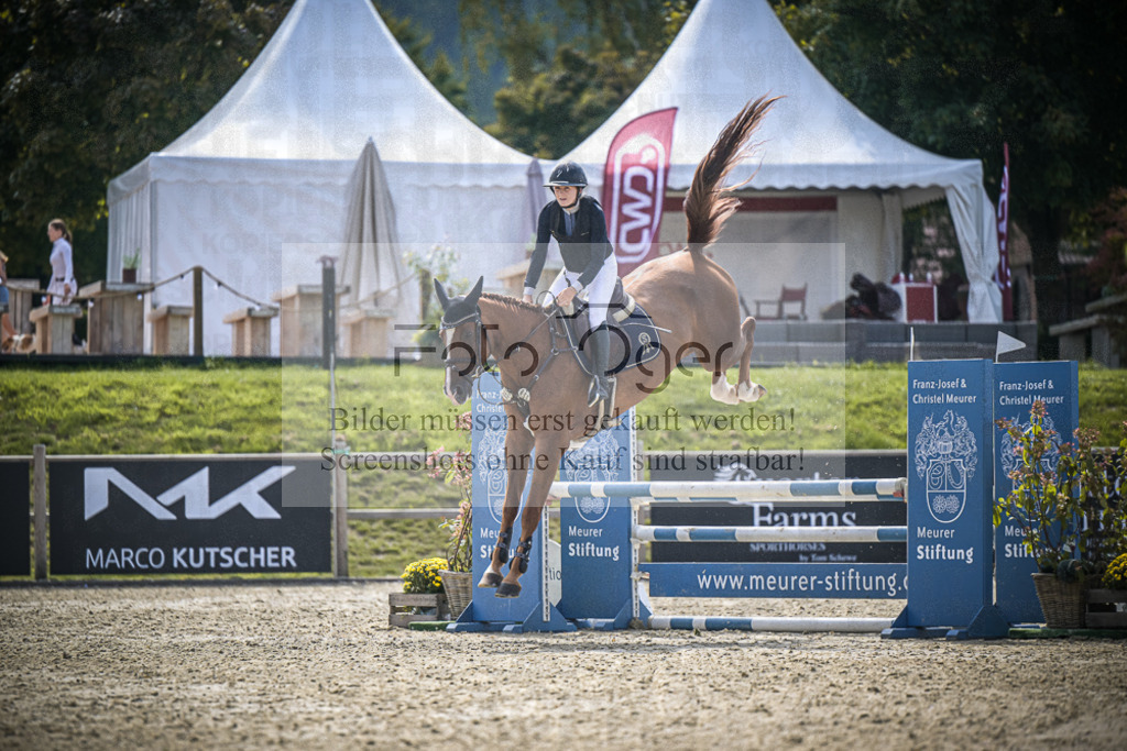 DOS_8211 | Entdecke hochwertige Reitturnierfotos von Foto Oger. Professionell, emotional und authentisch – jetzt Lieblingsmomente im Shop bestellen.Deutschlandweite Turnierfotografie. - Realisiert mit Pictrs.com