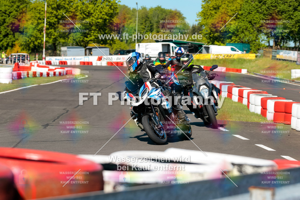 Moto-TeamOBK-21483 | Hier findet Ihr Bilder von Touristenfahrten auf der Nürburgring Nordschleife oder von anderen Veranstaltungen die ich besucht habe. Viel Spass beim Durch Schauen 