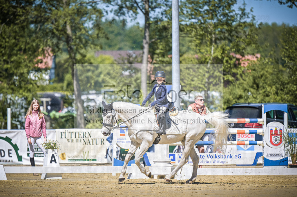 DOS_8519 | Entdecke hochwertige Reitturnierfotos von Foto Oger. Professionell, emotional und authentisch – jetzt Lieblingsmomente im Shop bestellen.Deutschlandweite Turnierfotografie. - Realisiert mit Pictrs.com