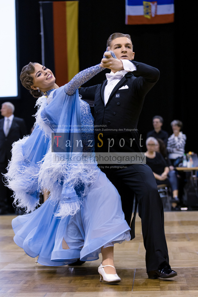20241102_DM_HGR_Std_09753 | Tanzsportbilder, Standardtanz, Lateintanz, WDSF, DTV, LTVB, dancecomp, goc, hessen tanzt, blaues band der spree, walzer, tango, wiener walzer, slowfox, quickstepp, samba, rumba, cha-cha-cha, paso doble. jive, hd-kroft photography, turniertanzsport