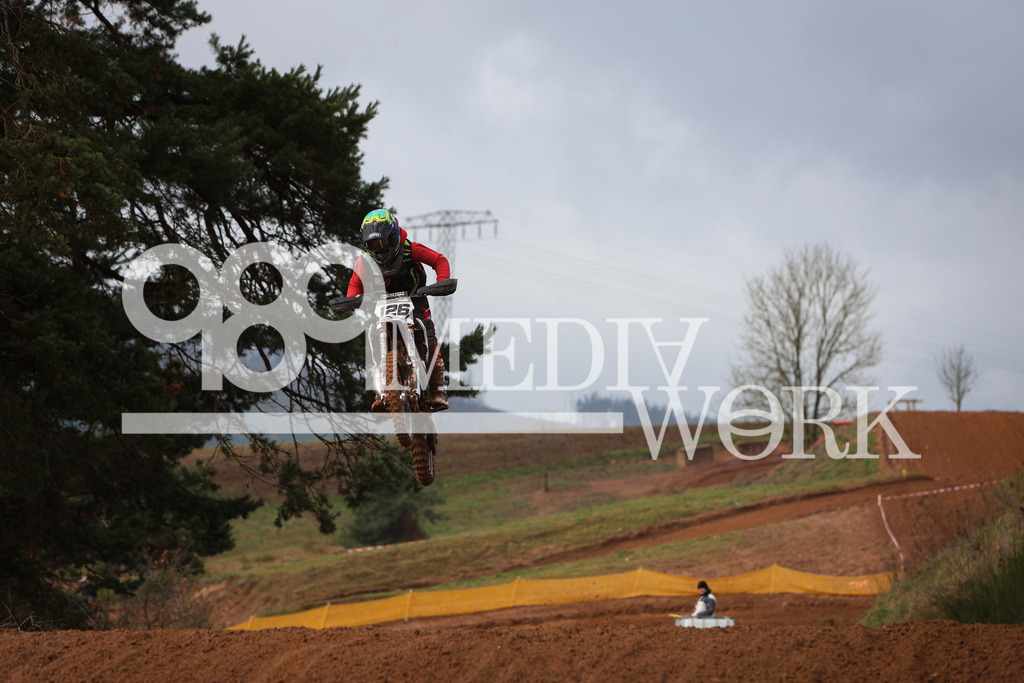 5E6A7439 | 989 MEDIAWORK