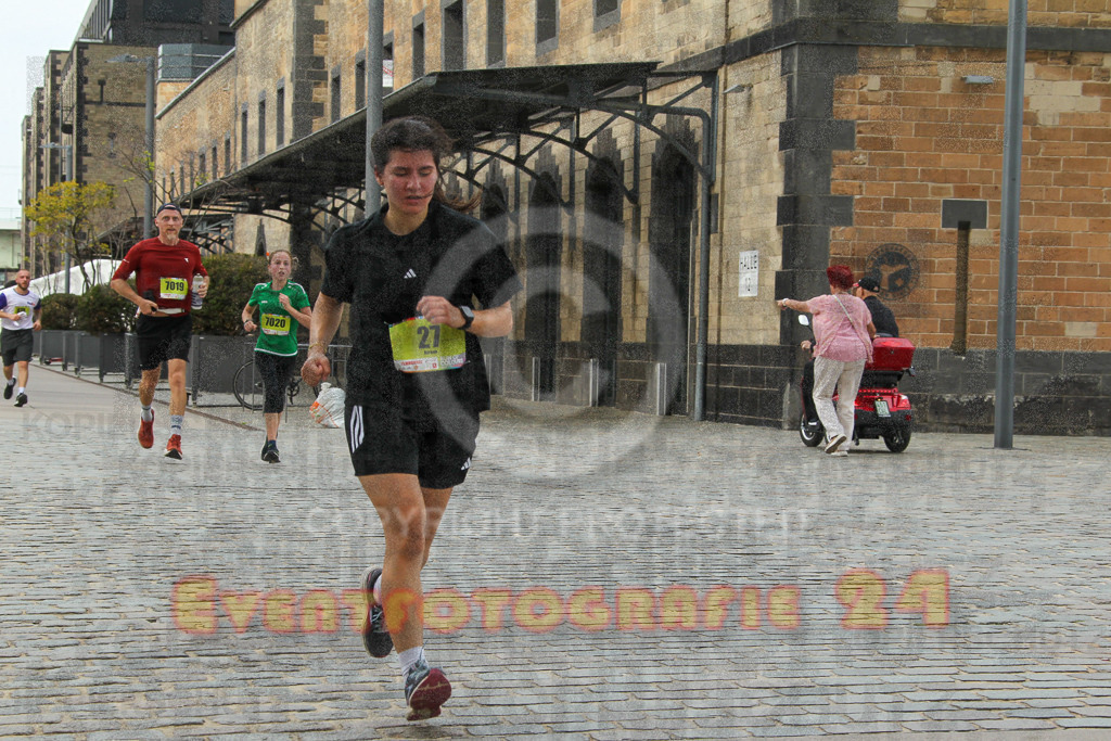 250920_1529_EV4_8913 | Sportfotografie im Rhein-Sieg Kreis, Köln, Bonn, NRW, Rheinland Pfalz, Hessen, etc. Unser Tätigkeitsfeld umfasst den Laufsport vom Volkslauf über den Marathon, Duathlon, Triathon bis zum Ultralauf wie Kölnpfad Ultra oder Schindertrail.