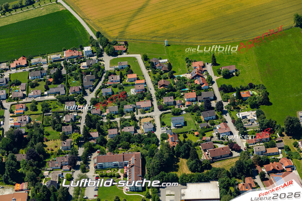 Aktuelles Luftbild von  Fürstenzell - Die Luftaufnahme wurde 2022 mittels UL-Flugzeug erstellt ( keine Drohne ) - hochauflösende Kamera-Systeme von  Canon -Beste Qualität - Für grossformatige Ausdrucke geeignet. Die Geschenkidee !