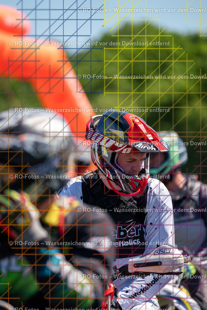 Wolfshausen 2 Lauf -138 | Sportfotografie von RO-Fotos: Motorsport, Motocross, Enduro, Laufveranstaltungen und Triathlon. Professionelle Fotos von Sportlern und Events. - Realisiert mit Pictrs.com