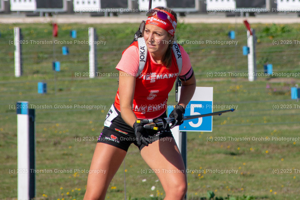 Deutsche Meisterschaften Biathlon 2018 | Deutsche Meisterschaften Biathlon 2018, Massenstart Frauen am 15.09.2018 in der DKB SKI ARENA in Oberhof, (Deutschland)

Bild: Luise Kummer vom SV Frankenhain / BwO (5) - Realisiert mit Pictrs.com