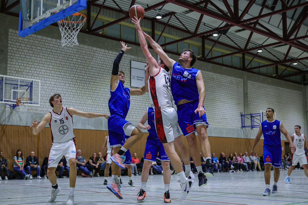 Regio BAYER GIANTS vs NEW Elephants Grevenbroich-65 | Fotos von Basketballspielen aus dem Raum NRW fotografiert von Gero Mueller-Laschet und Daniel Schaefer - Realisiert mit Pictrs.com