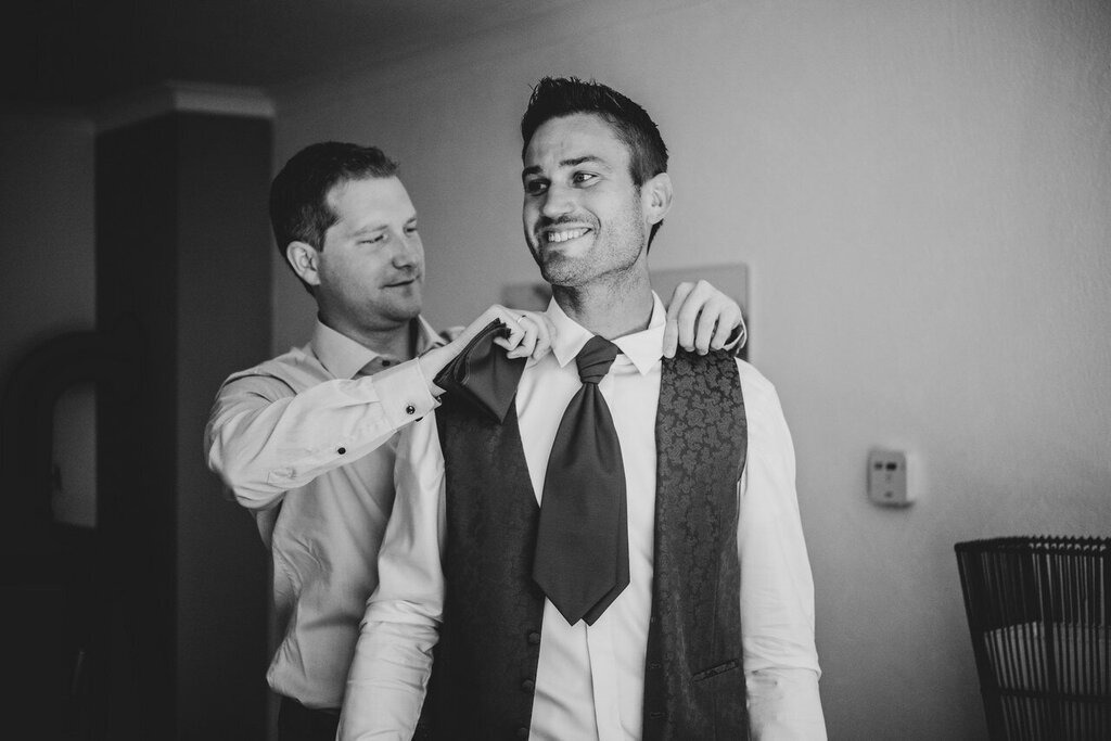 Get_Ready_Hochzeitsfotos_008 | Mein Name ist Arkadius. Ich fotografiere Ihre Hochzeit in Frankfurt und im Umkreis von 200 km. Als Fotograf bin ich noch bekannt im Bereich Business- und Modefotografie.