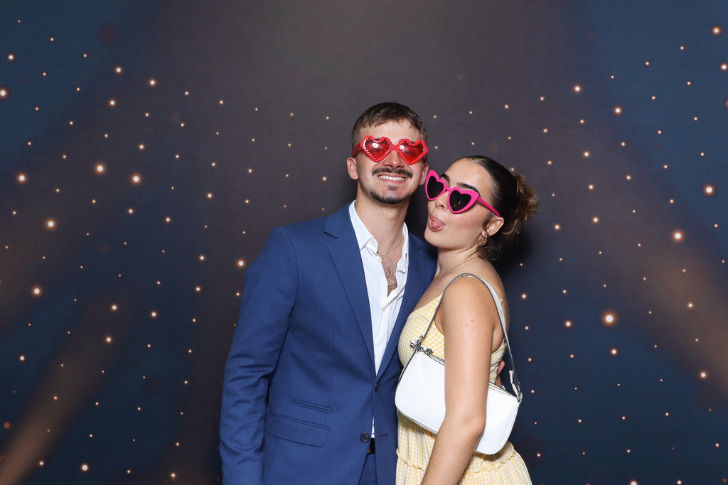 ZD260628112736-88 | Fotoshop von zweidimensional Fotografie. Ihr Fotograf im Aargau. Abzüge von Ihrem Fotobox Event bestellen.Abzüge von Ihrem Hochzeit bestellen.Abzüge von Ihrem Schulfotograf bestellen.