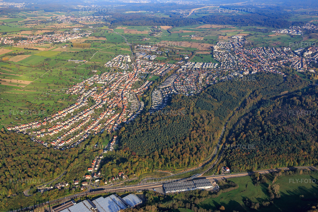 Luftbild: Ortsansicht von Osten im Ortsteil Busenbach in Waldbronn im Bundesland Baden-Württemberg in Deutschland. Foto: IMG_075379.jpg vom 26.10.2014 durch Werner Riehm/FLY-FOTO.deAuflösung des Originals: 5472 x 3648 px