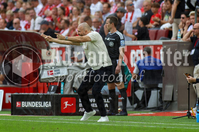 29.08.2026, GER, Fussball, Herren, Bundesliga , 1. Bundesliga, Saison 2026/2027, 1. FC Köln - TSG 1899 Hoffenheim | Christian Ilzer (TSG) gestikuliert, Gestik