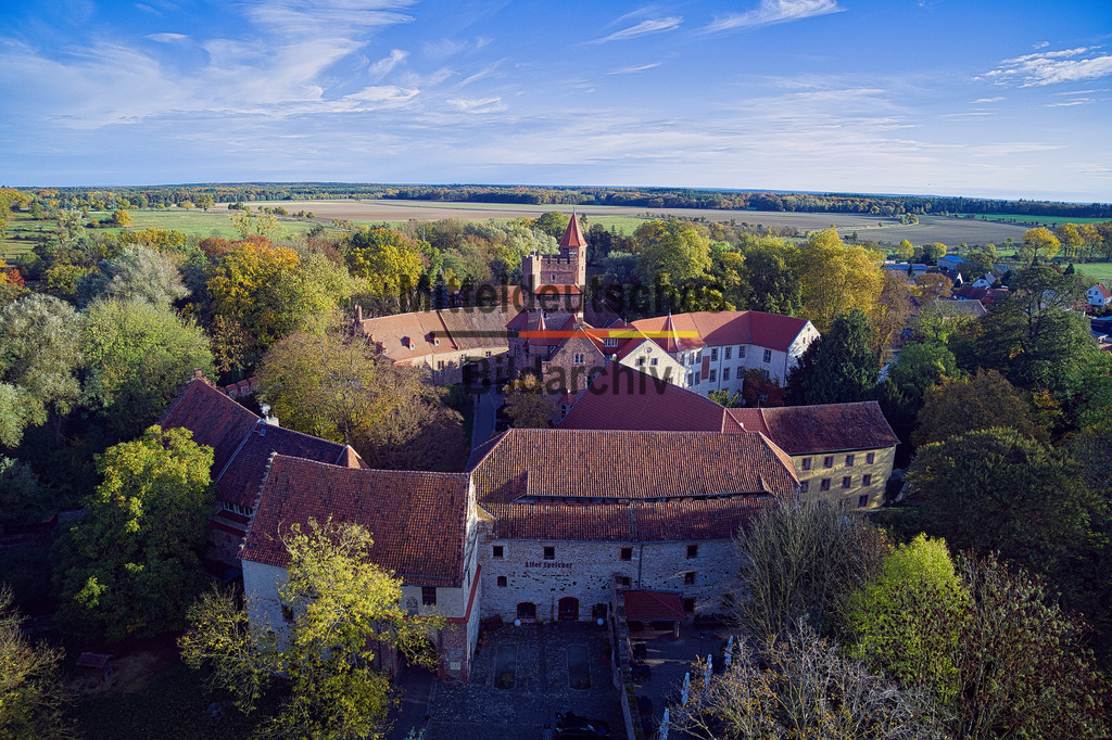 Schloß_Altenhausen_0005 | Schloss Altenhausen im Herbst - Realisiert mit Pictrs.com
