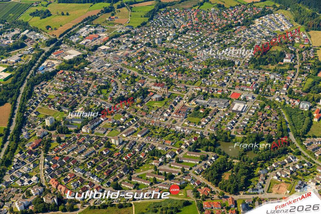 Bild der Stadt Bad Driburg - Die Luftaufnahme wurde 2025 vom UL-Flugzeug heraus erstellt ( keine Drohne ) - Hochauflösende Luftaufnahme - für professionelle Ausdrucke geeignet. Die Geschenkidee !Hier alle&nbsp;Infos zur Lizenzierung der LuftaufnahmeWir fliegen auch dieses Jahr wieder in Ihre Region um Luftbilder zu erstellen.- Luftbild anfragen