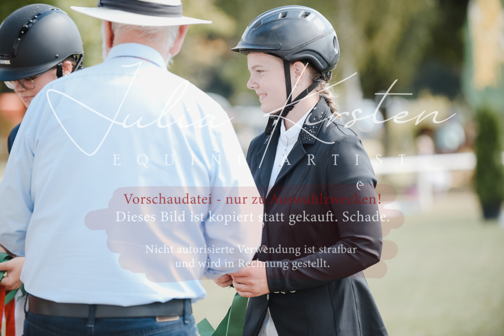 DSC_5565 | Pferde- und Turnierfotografie in Westsachsen. Pferdeportraits, Auftragszeichnungen und intuitive Kunst.