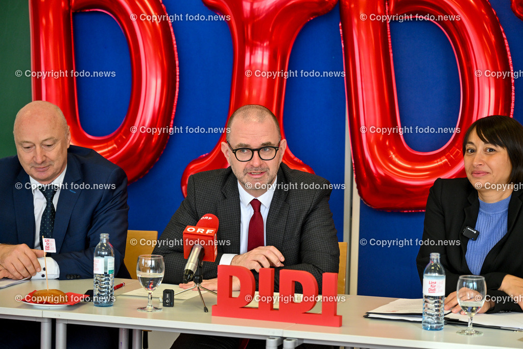 Pressekonferenz Personenkomitee fuer Didi Prammer_ 19.11.2024-18 | 19.11.2024, Linz, AUT, Pressekonferenz Personenkomitee fuer Didi Prammer, im Bild Manfred Schauberger (Sprecher des Personenkomitee), Dietmar Prammer (SP, Geschaeftsfuehrender VizeBgm. und Bgm. Kanditat)