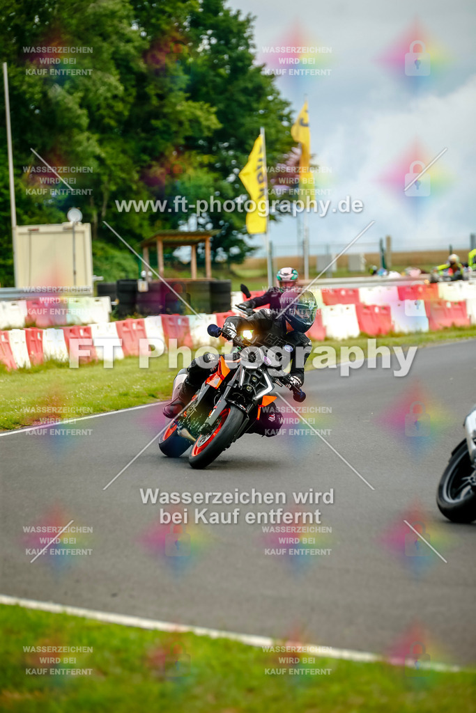 VBK-4423 | Hier findet Ihr Bilder von Touristenfahrten auf der Nürburgring Nordschleife oder von anderen Veranstaltungen die ich besucht habe. Viel Spass beim Durch Schauen 