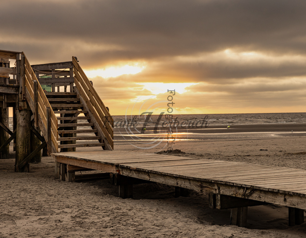 _X0A2013 | Frank Herberich Fotografie, Frank Herberich, Fotografie, Hochzeit, Portrait, St. Peter Ording, Ording, Westerhever, Nordsee, Frank Fotografie, Hardheim,  Odenwald,Walldürn, Band,Eventfotografie - Realisiert mit Pictrs.com