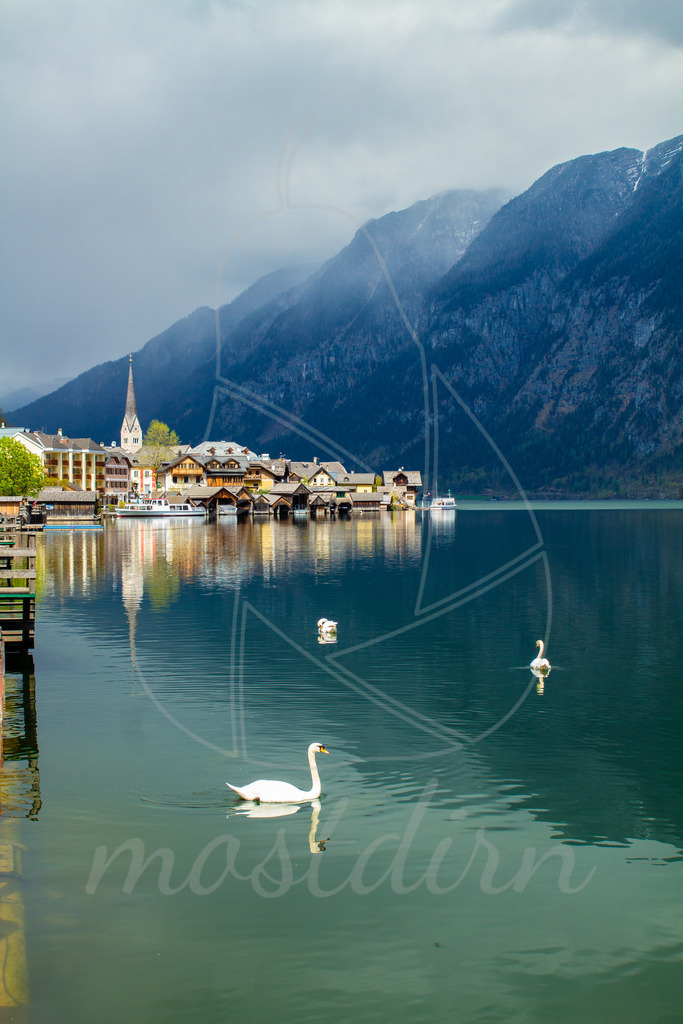 Hallstatt Salzkammergut | Bei Veröffentlichung des Bildes ist eine Namensnennung wie folgt erforderlich: 
Foto: Mostdirn Irmgard Wieser - Realisiert mit Pictrs.com