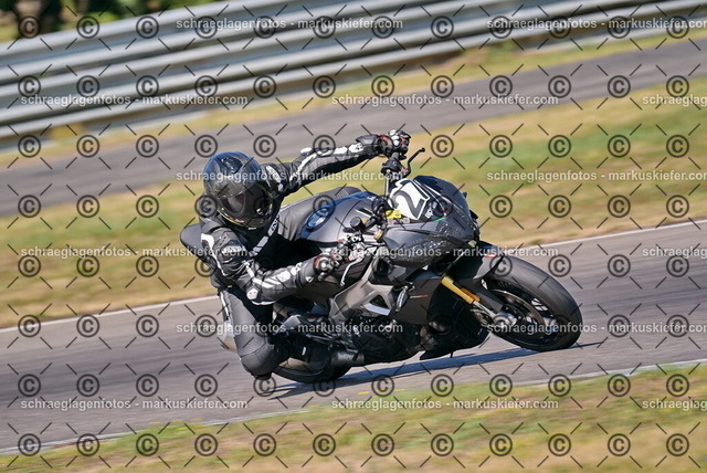 26bt05-0339 | markuskiefer.com - Realisiert mit Pictrs.com