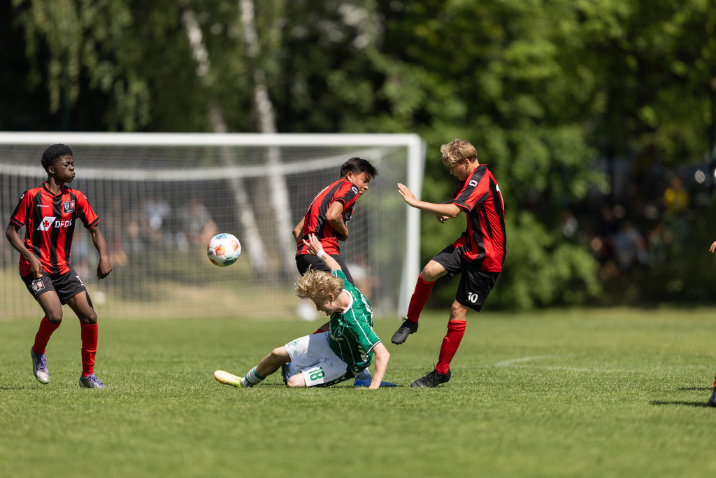 Fußball I Männer I 40. Pfingscup Hollage I 13165 | realhellocedii - Realisiert mit Pictrs.com