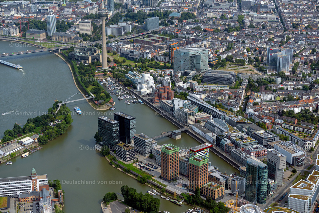 4049315 | Düsseldorf-Hafen, Medienhafen Düsseldorf, ist ein Stadtteil der durch Industrie, Logistik, Gewerbe und Büronutzung geprägt ist