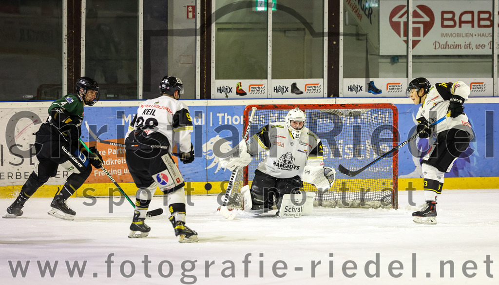 2022-12-23_077_TSV_Erding_gegen_EA_Schongau | Erding, Deutschland, 23.12.2022:
Eishockey, Bayernliga 2022 / 2023, 22. Spieltag, TSV Erding gegen EA Schongau, Endergebnis: 

Foto: Christian Riedel / fotografie-riedel.net