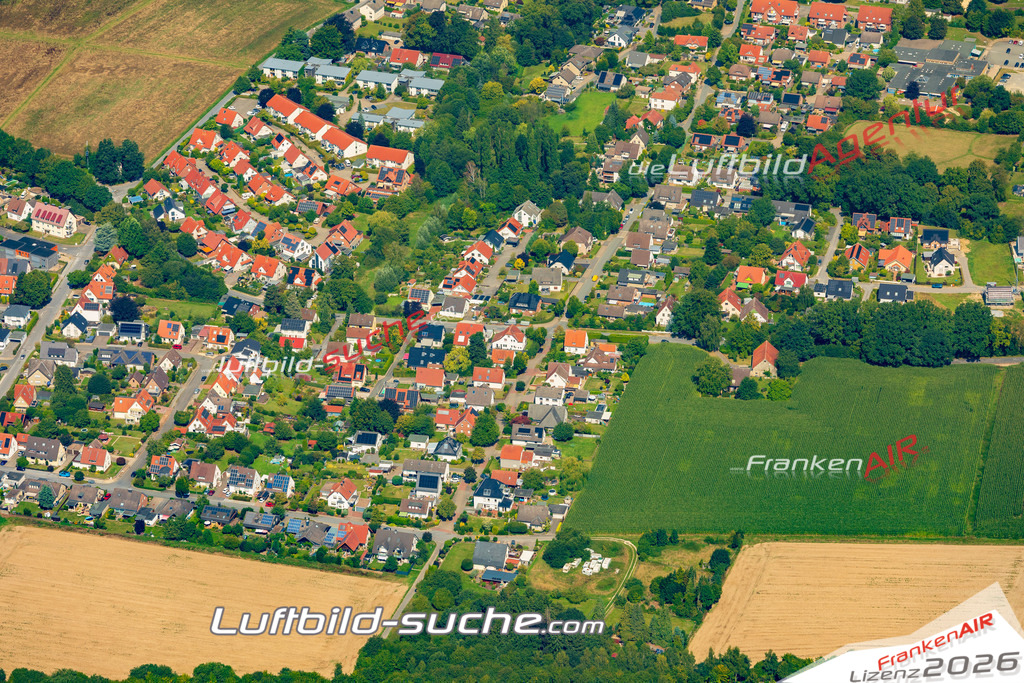 Neue Luftbildaufnahme der Stadt Enger - Das Luftbild wurde 2025 vom UL-Flugzeug heraus erstellt ( keine Drohnenaufnahme ) - Hochauflösende Luftaufnahme - für Wandbilder und großformatige Ausdrucke geeignet. Das besondere Geschenk!Hier alle&nbsp;Infos zur Lizenzierung der LuftaufnahmeWir fliegen auch dieses Jahr wieder in Ihre Region um Luftbilder zu erstellen.- Luftbild anfragen