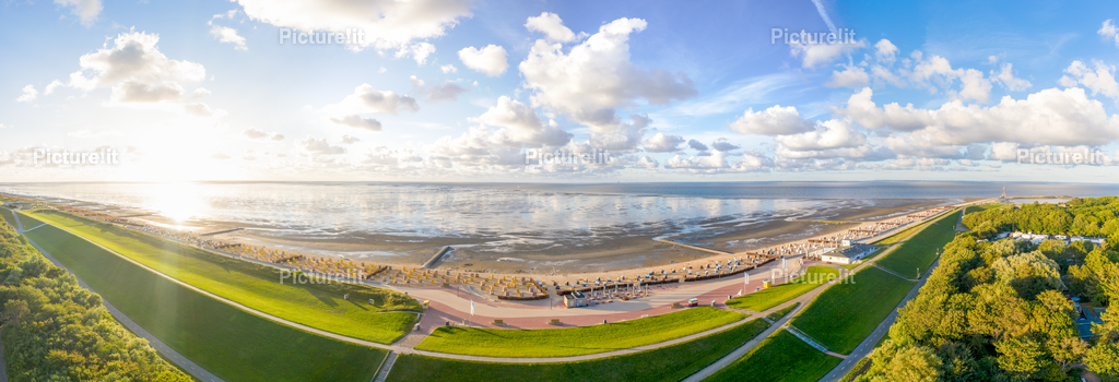 Strand Cuxhaven  | Dieses beeindruckende Panorama zeigt den Strand von Cuxhaven Döse aus der Luft und fängt die Ruhe und Schönheit der Nordseeküste ein. Perfekt für Naturliebhaber und als einzigartiges Wandbild für Ihr Zuhause. - Realisiert mit Pictrs.com