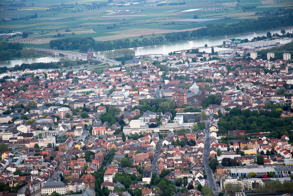 Luftbild: Dom in Worms im Bundesland Rheinland-Pfalz in Deutschland. Foto: IMG_088564.jpg vom 17.05.2016 durch Werner Riehm/FLY-FOTO.de